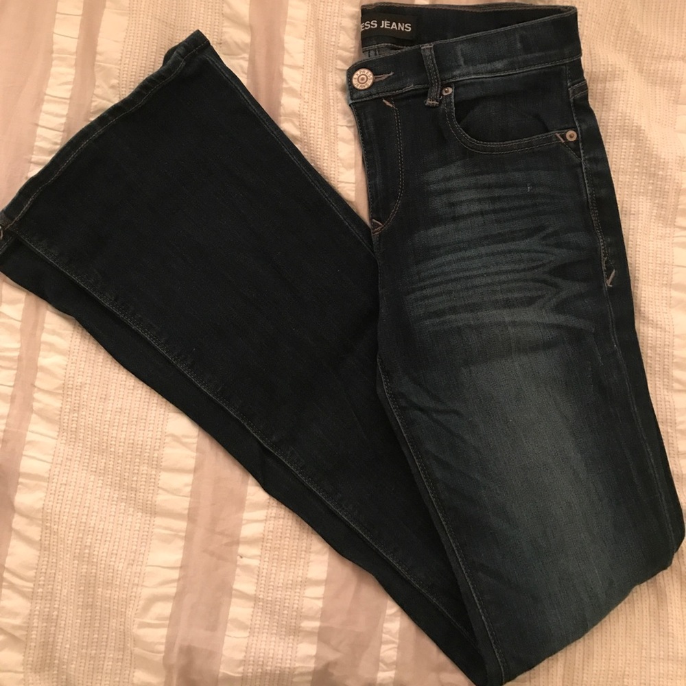 EXPRESS Slim Flare Mia Mid-Rise Jeans